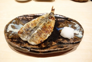 Grilled half-dried bigeyed greeneye (Mehikari no ichiyaboshi)